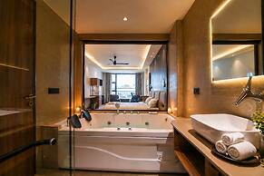 Melange Hotel - Golf course road