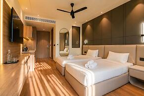 Melange Hotel - Golf course road