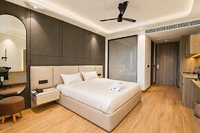 Melange Hotel - Golf course road