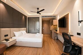 Melange Hotel - Golf course road