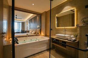 Melange Hotel - Golf course road