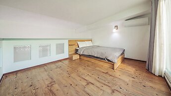 Gapyeong Funny Mongmong Galaxy House