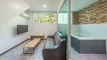 Gapyeong Funny Mongmong Galaxy House