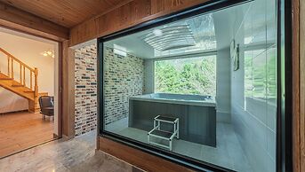 Gapyeong Funny Mongmong Galaxy House
