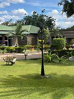 Shalom Hotel