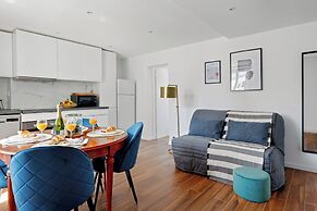 Charming 2BR Retreat by République
