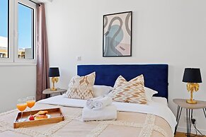 Charming 2BR Retreat by République