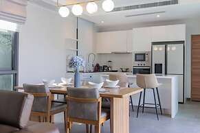 Nicky Serene 3BR Pool Villa