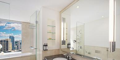 LUX The JW Marina Studio 4