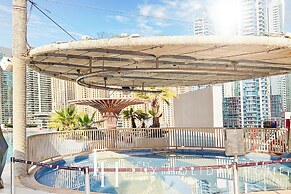 LUX The JW Marina Studio 4