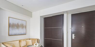 LUX The JW Marina Studio 4