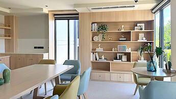 Stellar Space Suite in Elegant Bang Tao