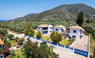 Alexandros Luxury Apartments Nydri