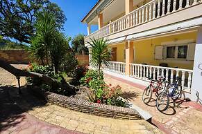 Charming Country House Just Steps From Everything