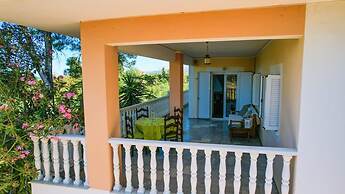 Charming Country House Just Steps From Everything