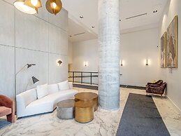 Modern High-rise 24th Floor Condo w Private Patio