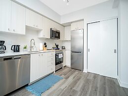 Modern High-rise 24th Floor Condo w Private Patio