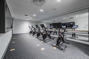 Modern High-rise 24th Floor Condo w Private Patio