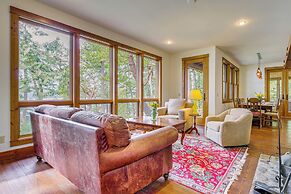 Private Beach & Hot Tub: Eastsound Waterfront Gem
