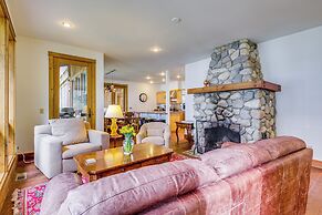 Private Beach & Hot Tub: Eastsound Waterfront Gem