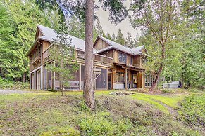 Private Beach & Hot Tub: Eastsound Waterfront Gem
