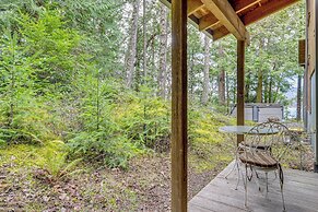 Private Beach & Hot Tub: Eastsound Waterfront Gem
