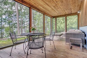 Private Beach & Hot Tub: Eastsound Waterfront Gem