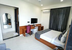 HOTEL HIGHWAY QUEEN