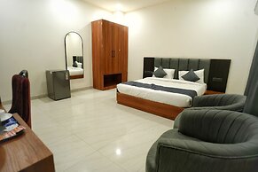 HOTEL HIGHWAY QUEEN