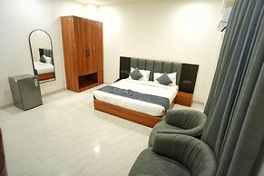 HOTEL HIGHWAY QUEEN