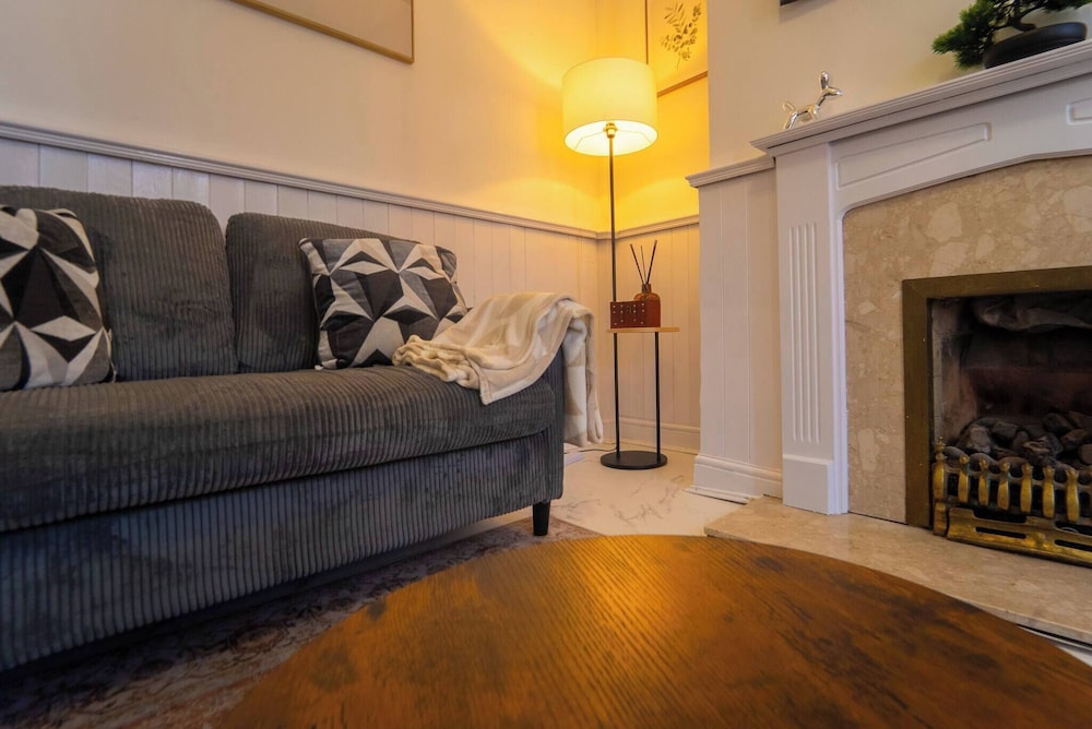 Room-comfy One-bdr in a Manchester House