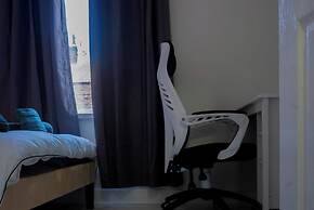 Room-comfy One-bdr in a Manchester House