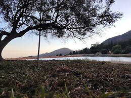 Off-grid Cottage Mountain Views Horses & Sunset