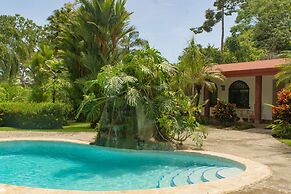 Amazing Suite 103 Walking Distance to the Beach