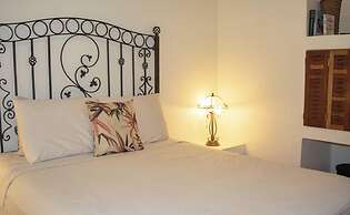 Amazing Suite 103 Walking Distance to the Beach