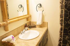 Amazing Suite 103 Walking Distance to the Beach