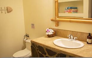 Amazing Suite 103 Walking Distance to the Beach