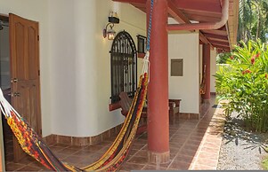 Amazing Suite 103 Walking Distance to the Beach