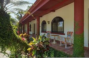 Amazing Suite 103 Walking Distance to the Beach