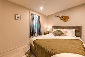 Quebec City 2 Bedroom Treasure.