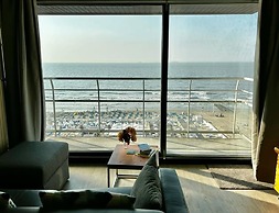 Beautiful Seaview Apartment for 4