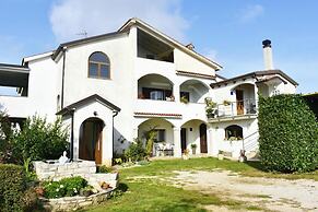 Charming Vacation Home With Garden