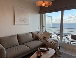 Stunning Seaview Apartment With Balcony