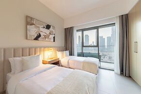 Spacious 2BR with Burj Khalifa View
