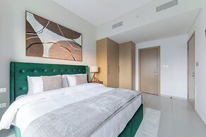 Spacious 2BR with Burj Khalifa View