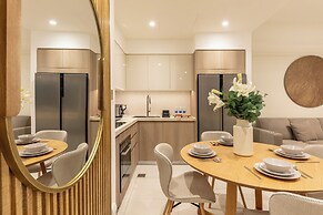 Spacious 2BR with Burj Khalifa View