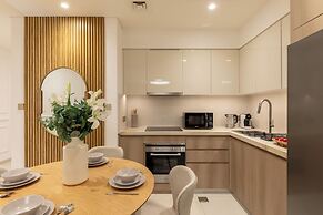 Spacious 2BR with Burj Khalifa View