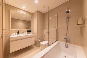 Spacious 2BR with Burj Khalifa View