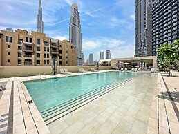 Spacious 2BR with Burj Khalifa View