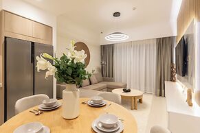 Spacious 2BR with Burj Khalifa View